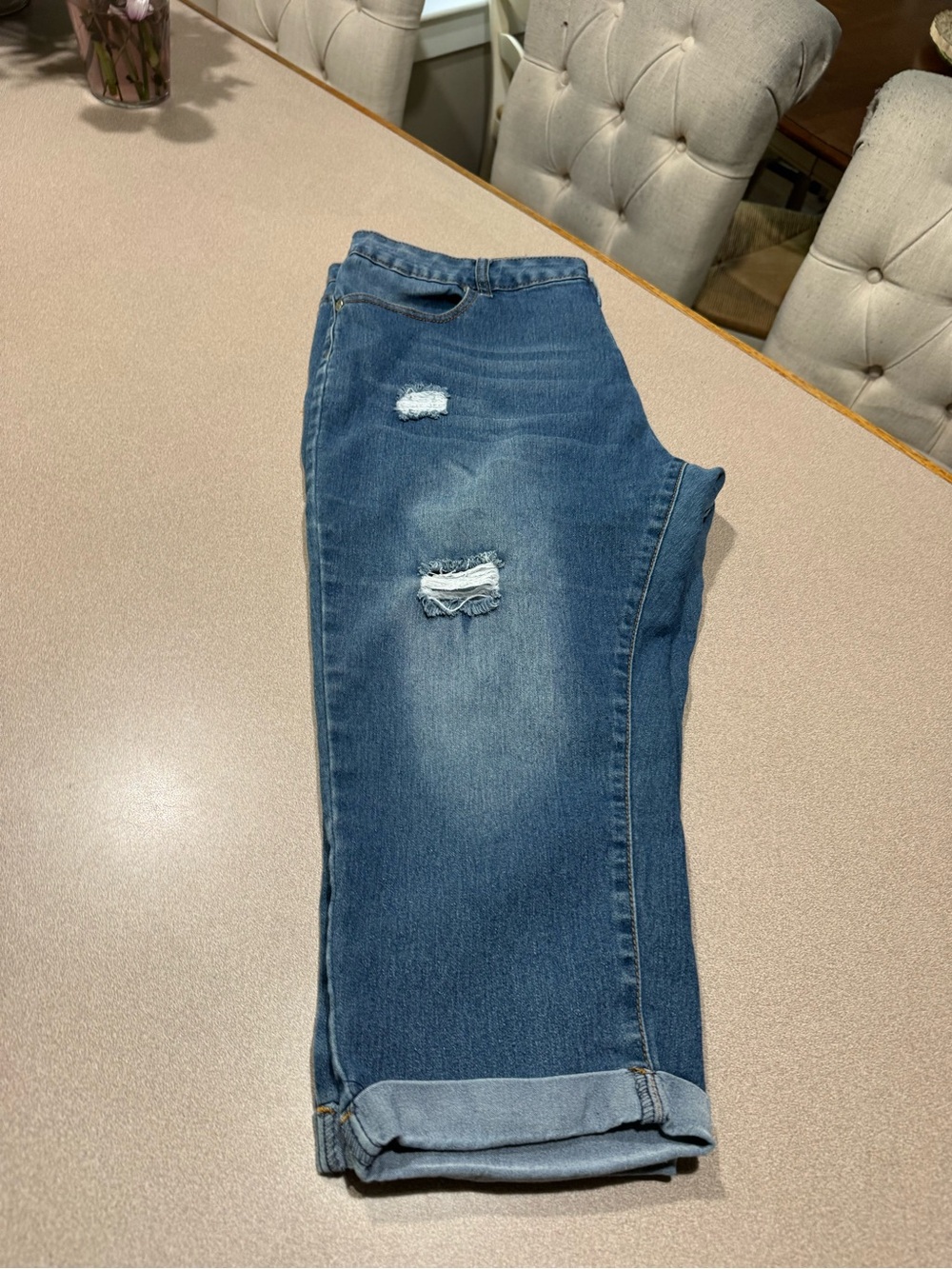 Women’s Distressed loose fit Blue Denim Capri Jeans